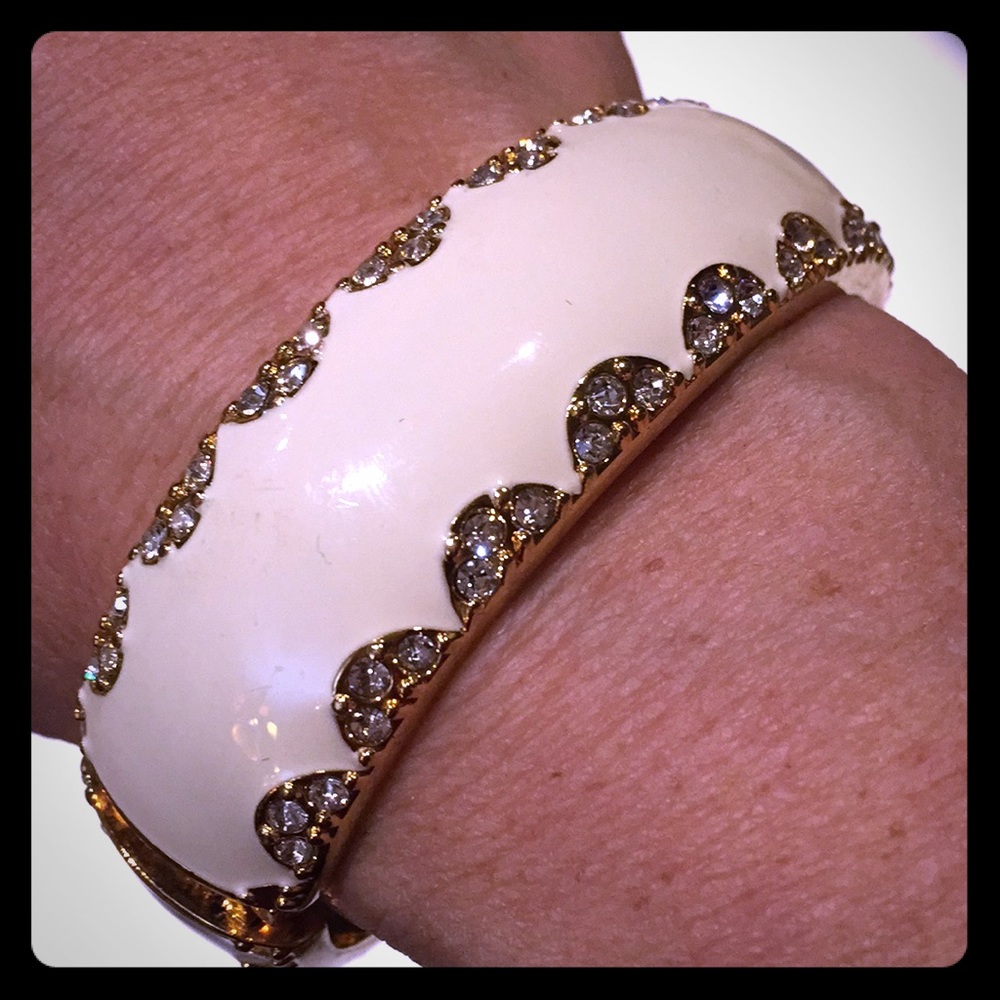 Exquisite Statement Bangle Gold/Cream/Clearcrystal - image 3